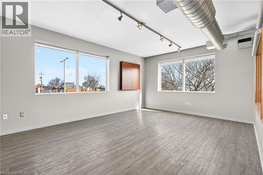 435 York Boulevard Unit# Upper Floor Units Property Photo 22