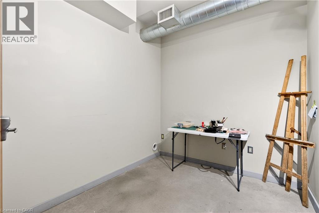 435 York Boulevard Unit# Upper Floor Units Property Photo 27