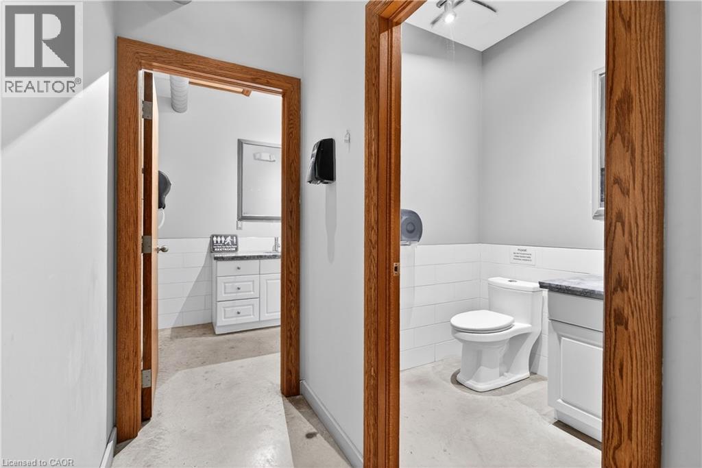 435 York Boulevard Unit# Upper Floor Units Property Photo 29