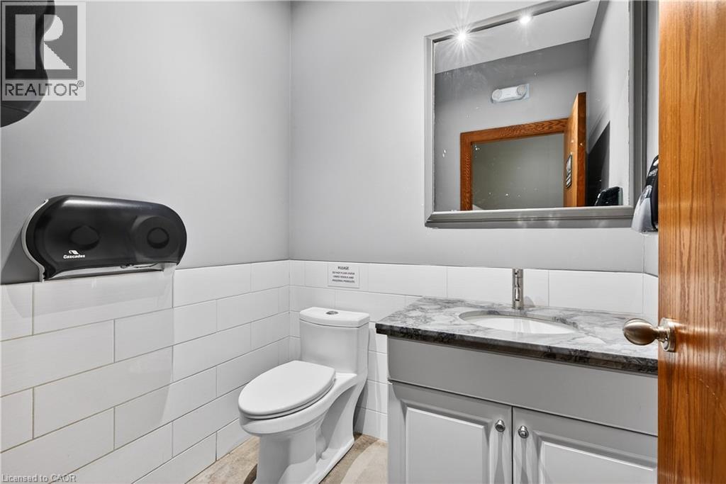 435 York Boulevard Unit# Upper Floor Units Property Photo 30