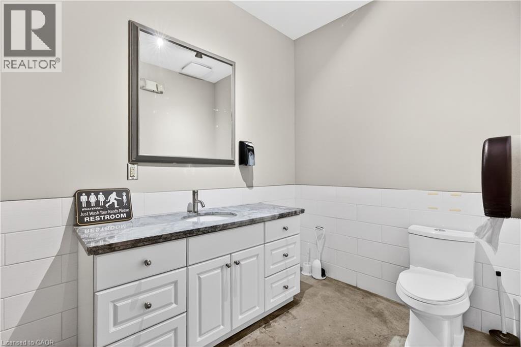 435 York Boulevard Unit# Upper Floor Units Property Photo 31