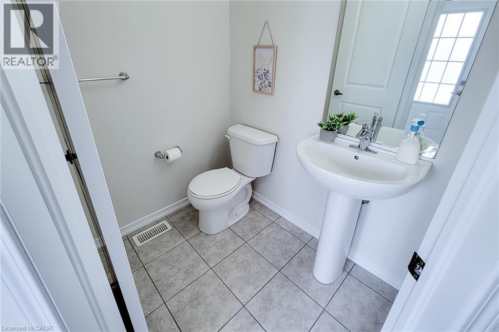 11 Esther Crescent Property Photo 24