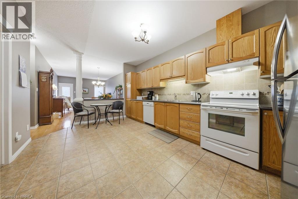 10 Cobblestone Drive Unit# 35 Property Photo 4