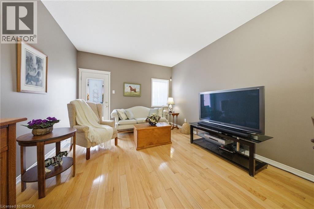 10 Cobblestone Drive Unit# 35 Property Photo 8