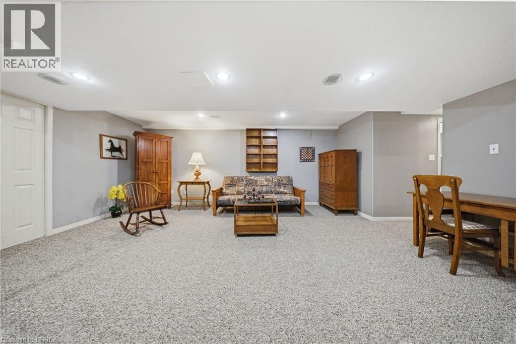 10 Cobblestone Drive Unit# 35 Property Photo 14