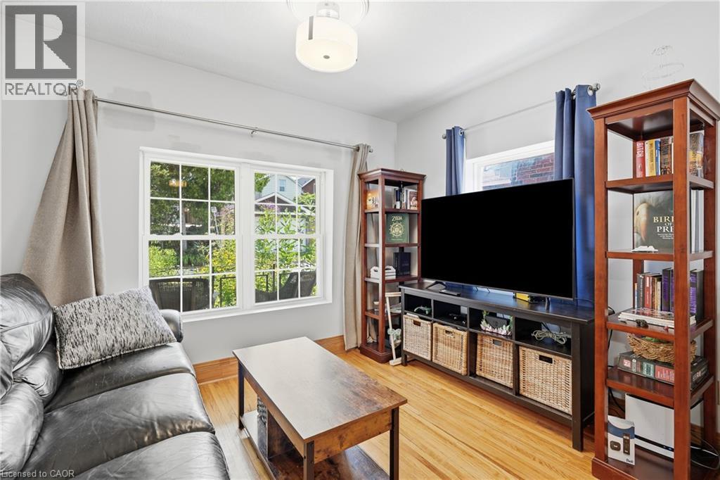 60 Oliver Street Property Photo 8