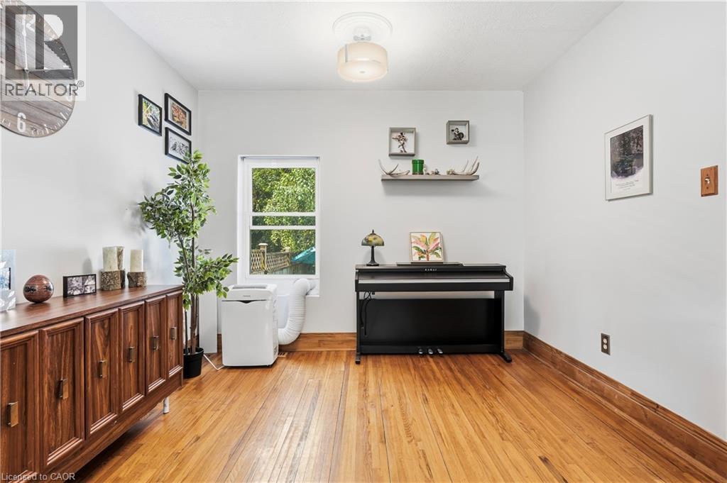 60 Oliver Street Property Photo 10