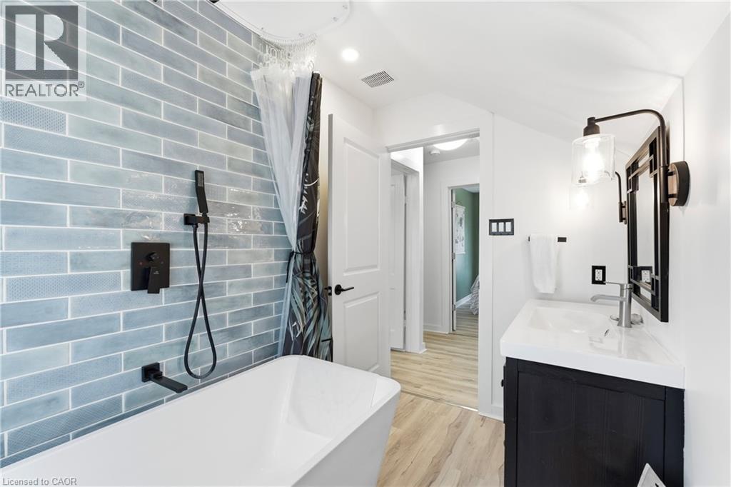 60 Oliver Street Property Photo 23