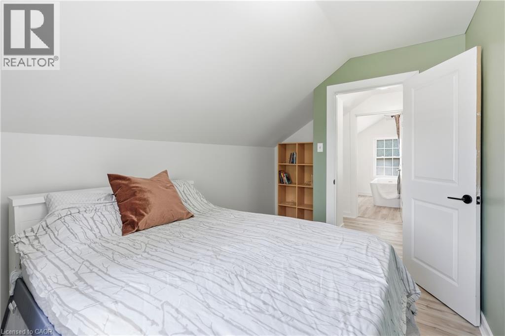 60 Oliver Street Property Photo 25