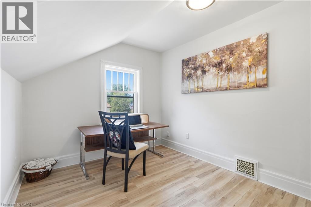 60 Oliver Street Property Photo 27