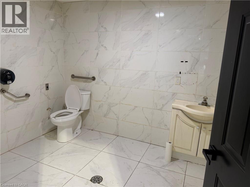 245 Main Street W Unit# B Property Photo 6