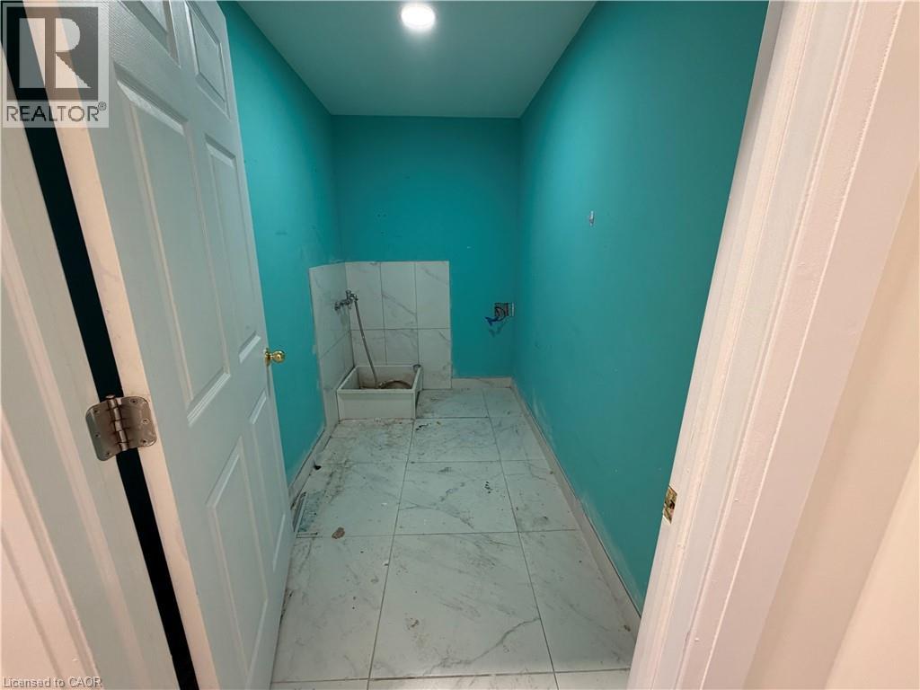245 Main Street W Unit# B Property Photo 10