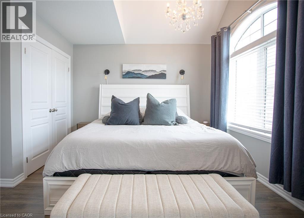 18 England Terrace Property Photo 16