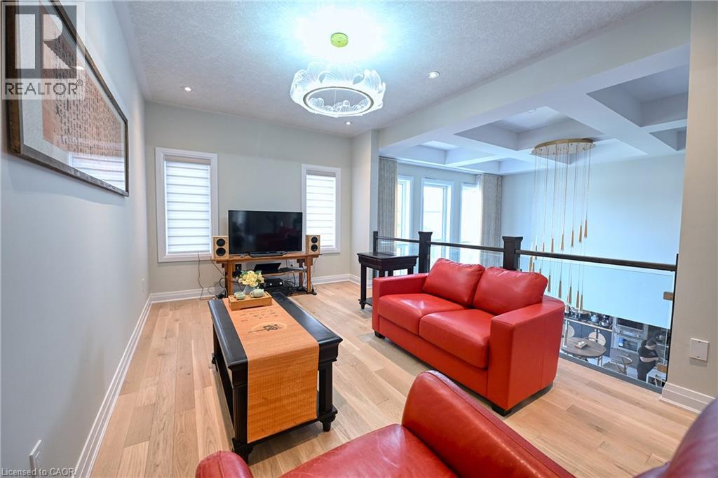 923 Eaglecrest Court Property Photo 24