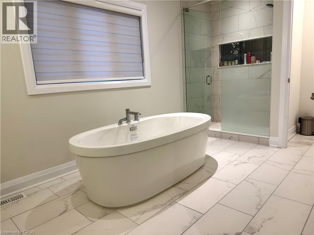 923 Eaglecrest Court Property Photo 31