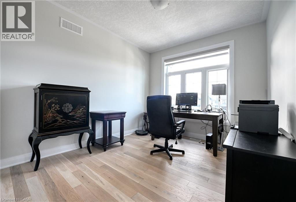 923 Eaglecrest Court Property Photo 34