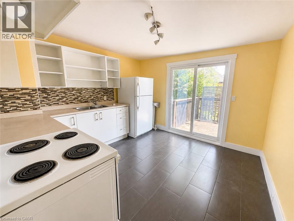45 Fairleigh Crescent Unit# 2 Property Photo 5