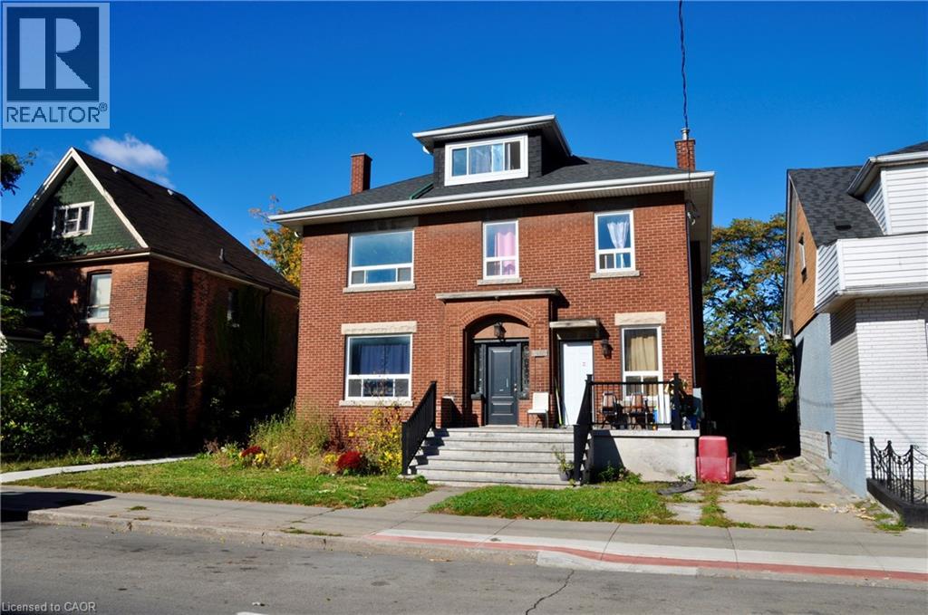 119 OTTAWA Street N Property Photo 1