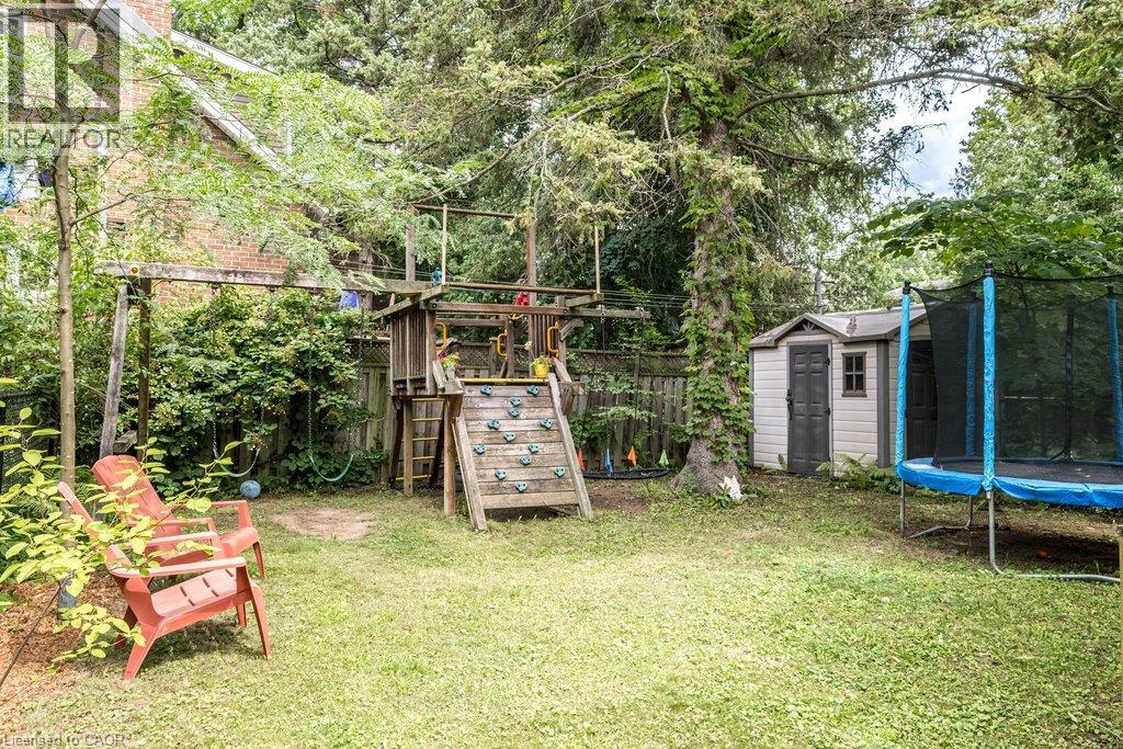 78 Paisley Avenue N Property Photo 43