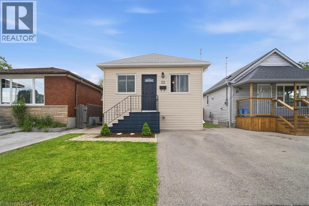 22 Delena Avenue N Property Photo 1