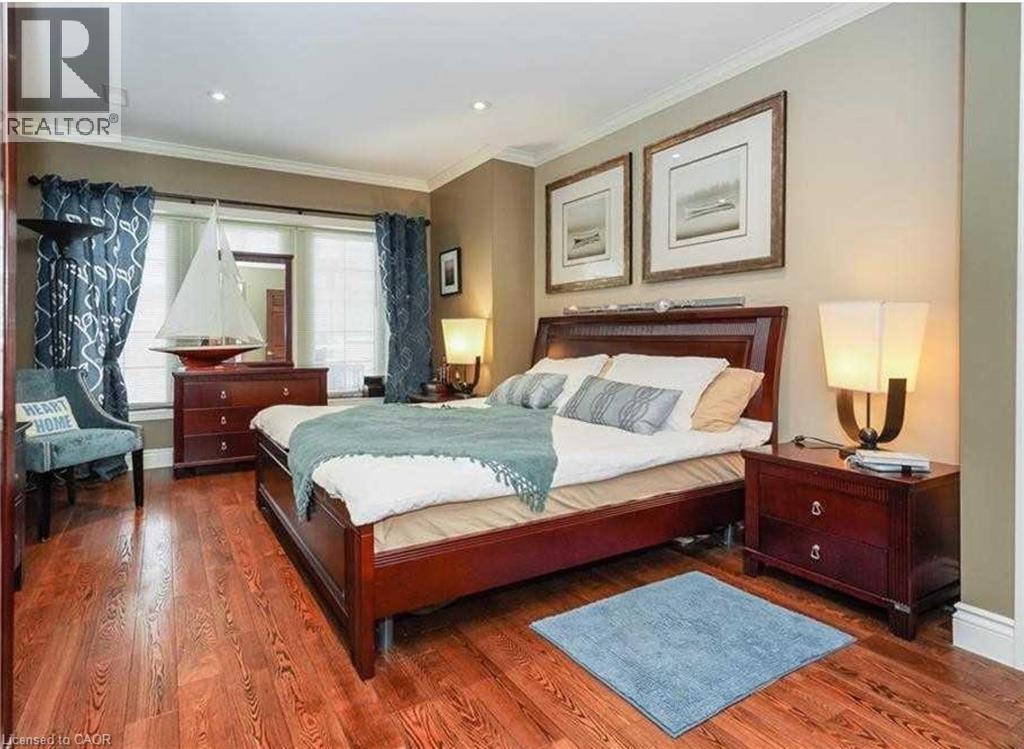 453 Brant Street Property Photo 10