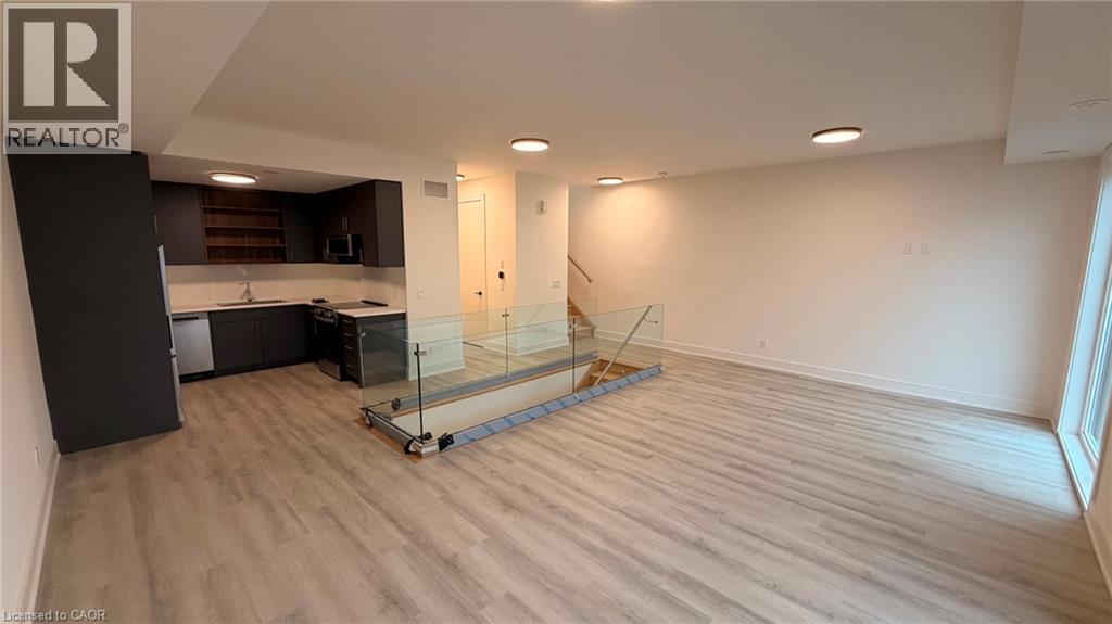 97 Everett Common Property Photo 14