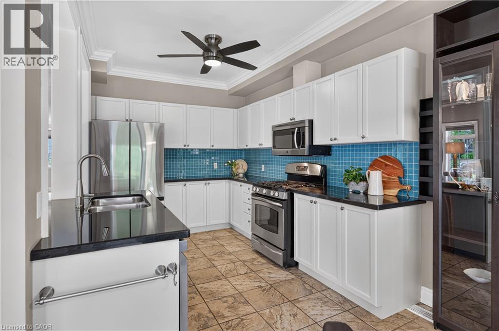 31 Sunvale Place Unit# 8 Property Photo 10