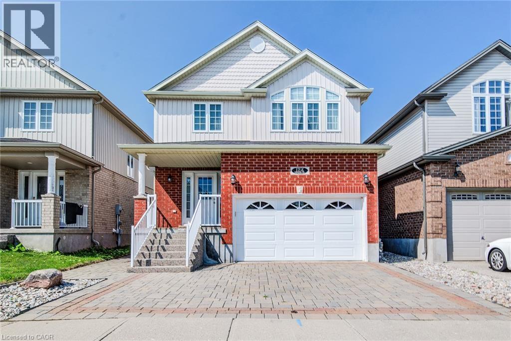 124 UDVARI Crescent Property Photo 1