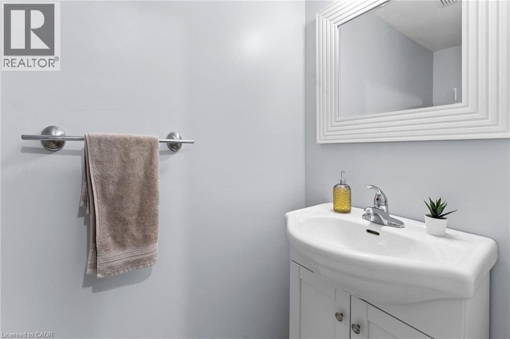 465 Beechwood Place Unit# 12 Property Photo 9