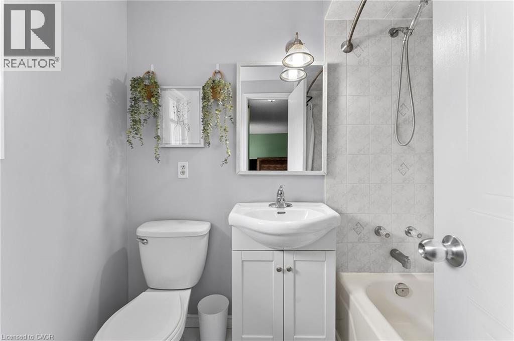 465 Beechwood Place Unit# 12 Property Photo 32