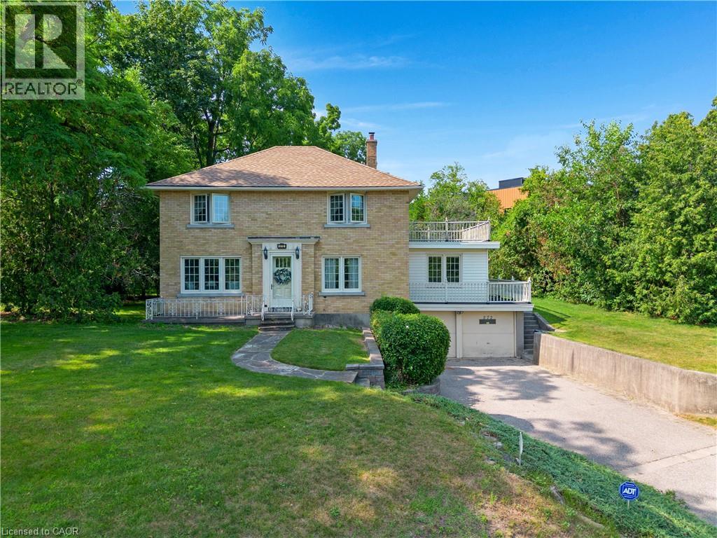 272 Sheldon Avenue N Property Photo 3