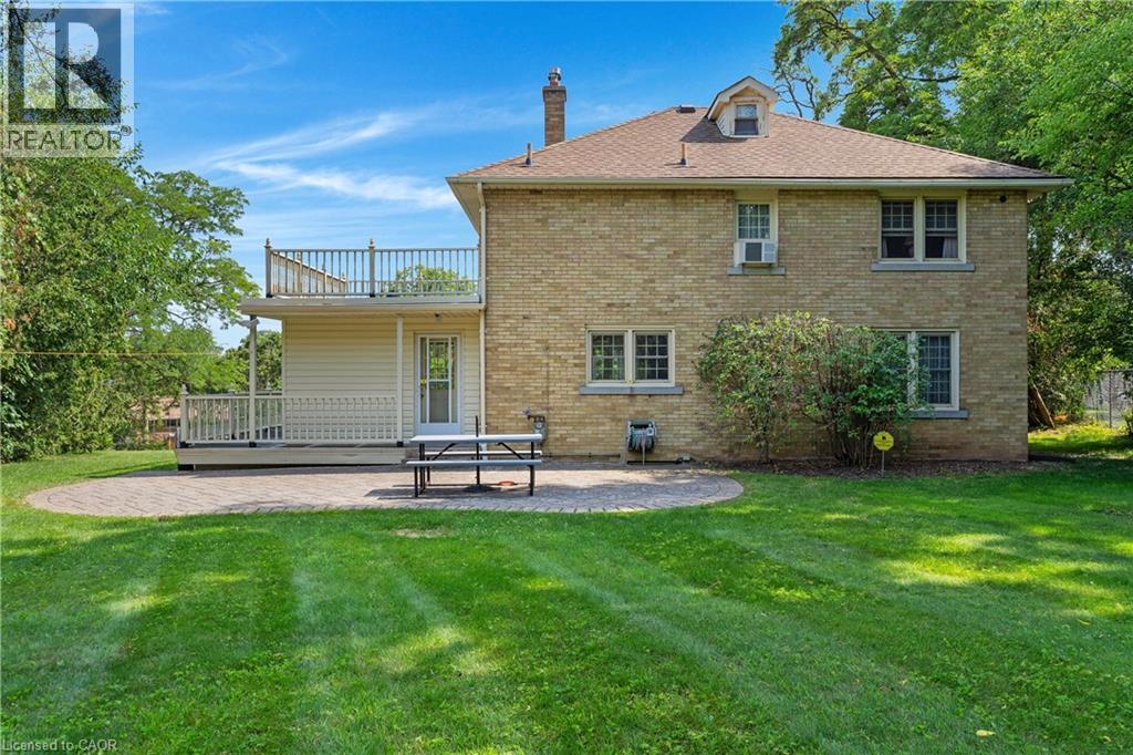 272 Sheldon Avenue N Property Photo 18