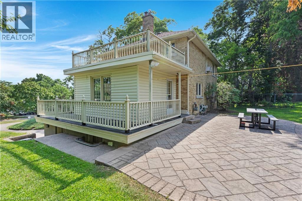 272 Sheldon Avenue N Property Photo 19
