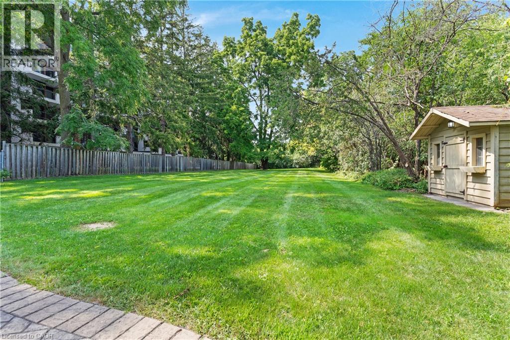 272 Sheldon Avenue N Property Photo 20