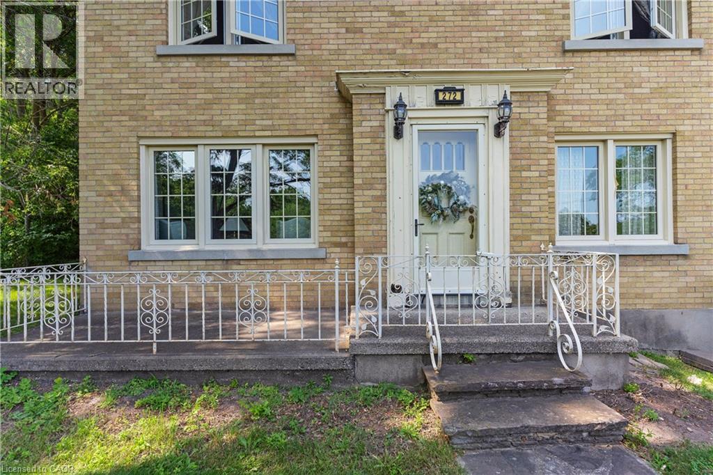 272 Sheldon Avenue N Property Photo 22