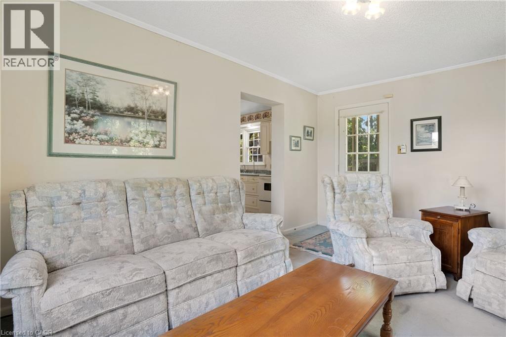272 Sheldon Avenue N Property Photo 31