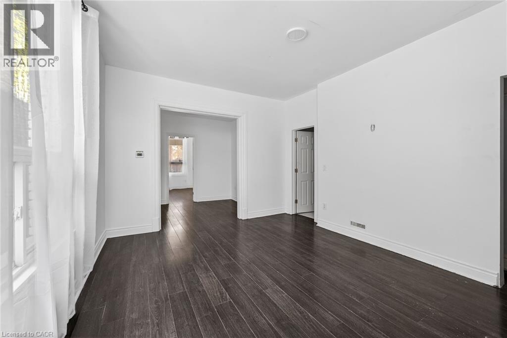 99 Leeming Street Property Photo 5