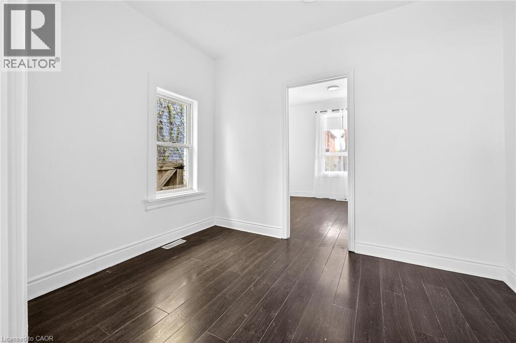 99 Leeming Street Property Photo 8
