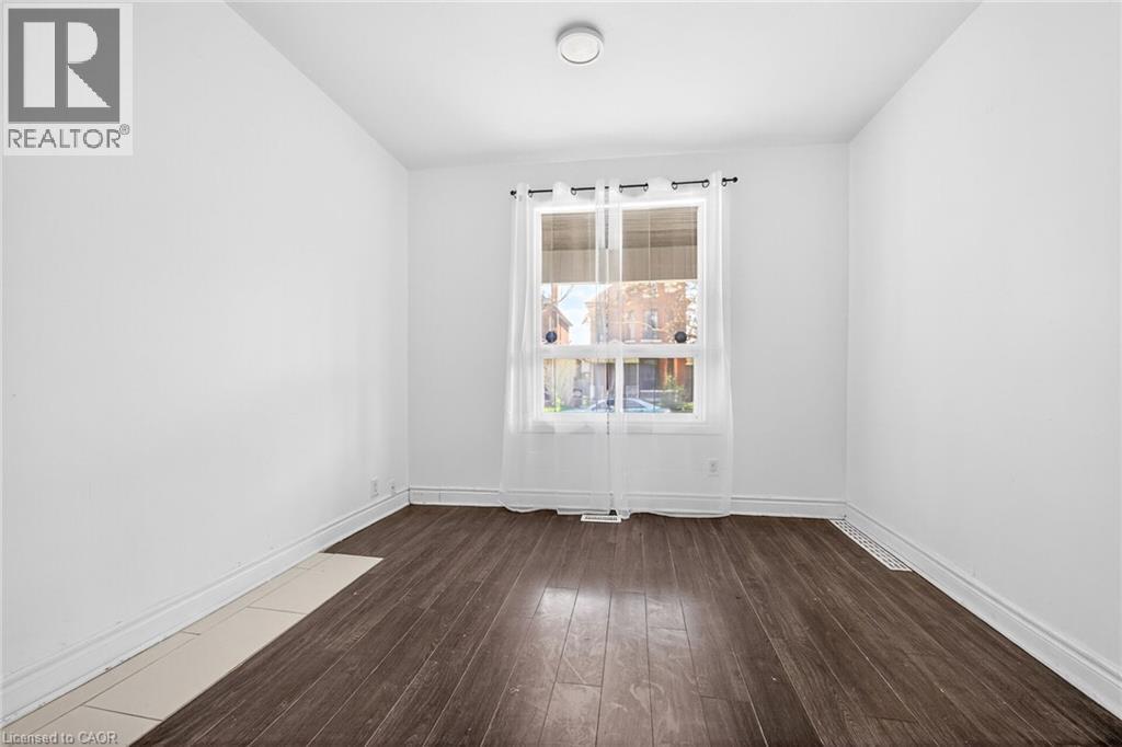 99 Leeming Street Property Photo 9