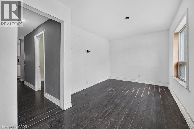 99 Leeming Street Property Photo 17