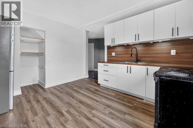 99 Leeming Street Property Photo 18