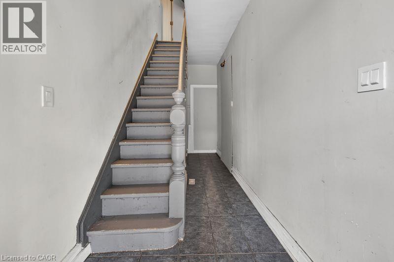 99 Leeming Street Property Photo 21