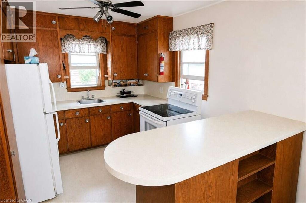 1860 Sturgeon Road Property Photo 3