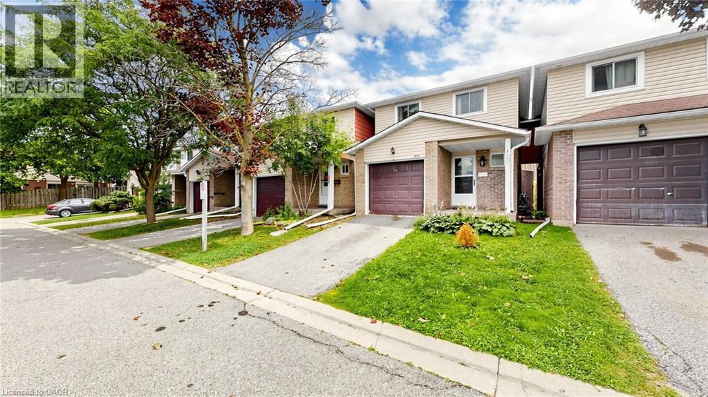 304 Bluevale Street N Property Photo 1