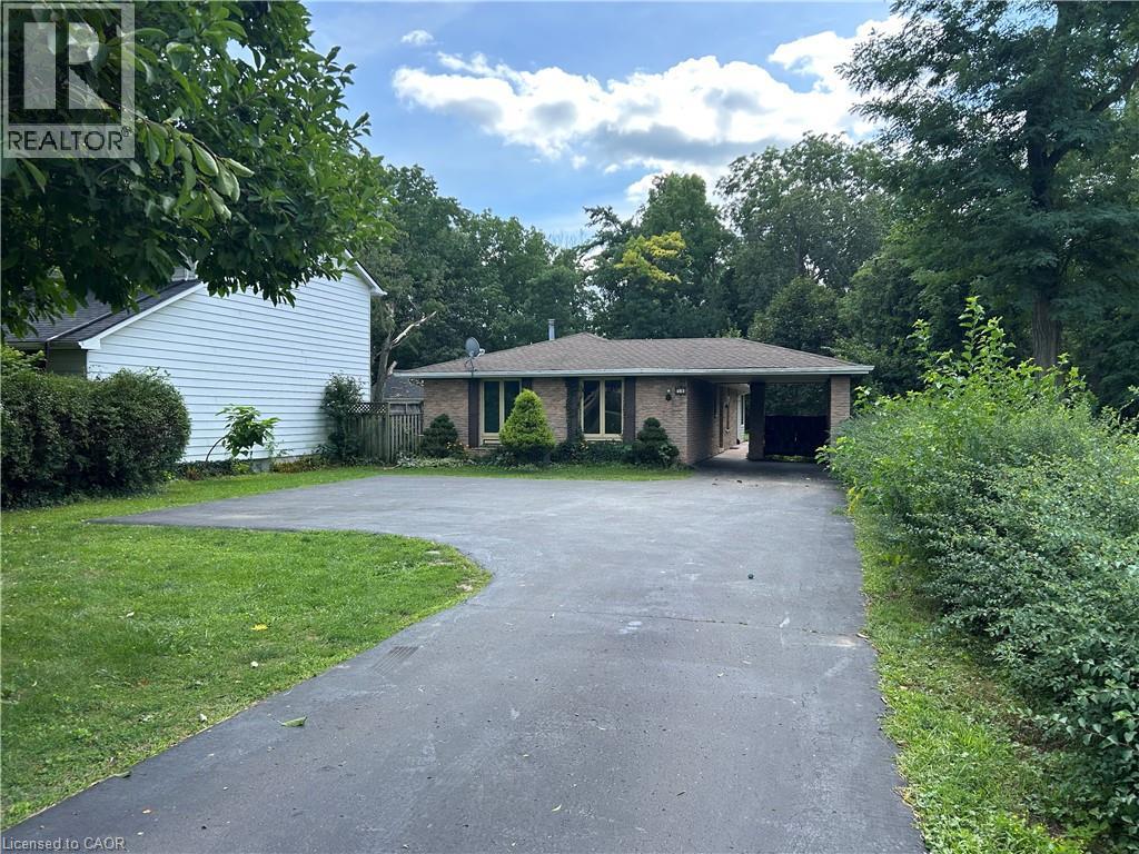 90 Queensway E Property Photo 1