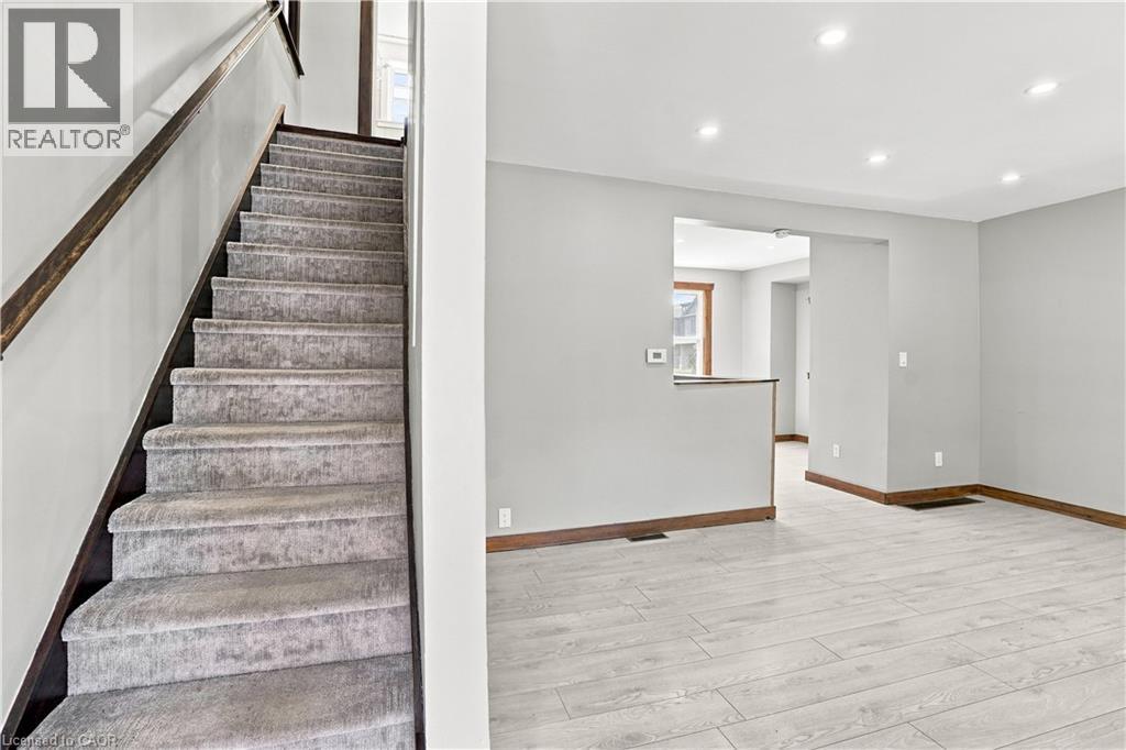 570 Cannon Street E Property Photo 9