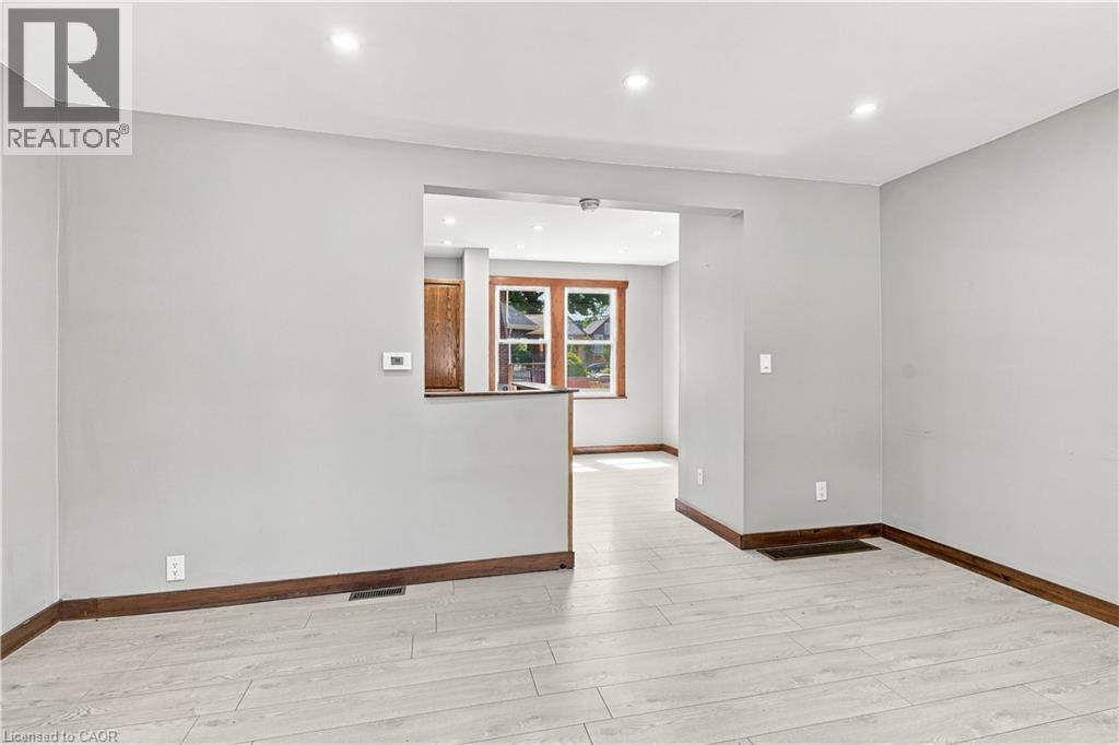 570 Cannon Street E Property Photo 13