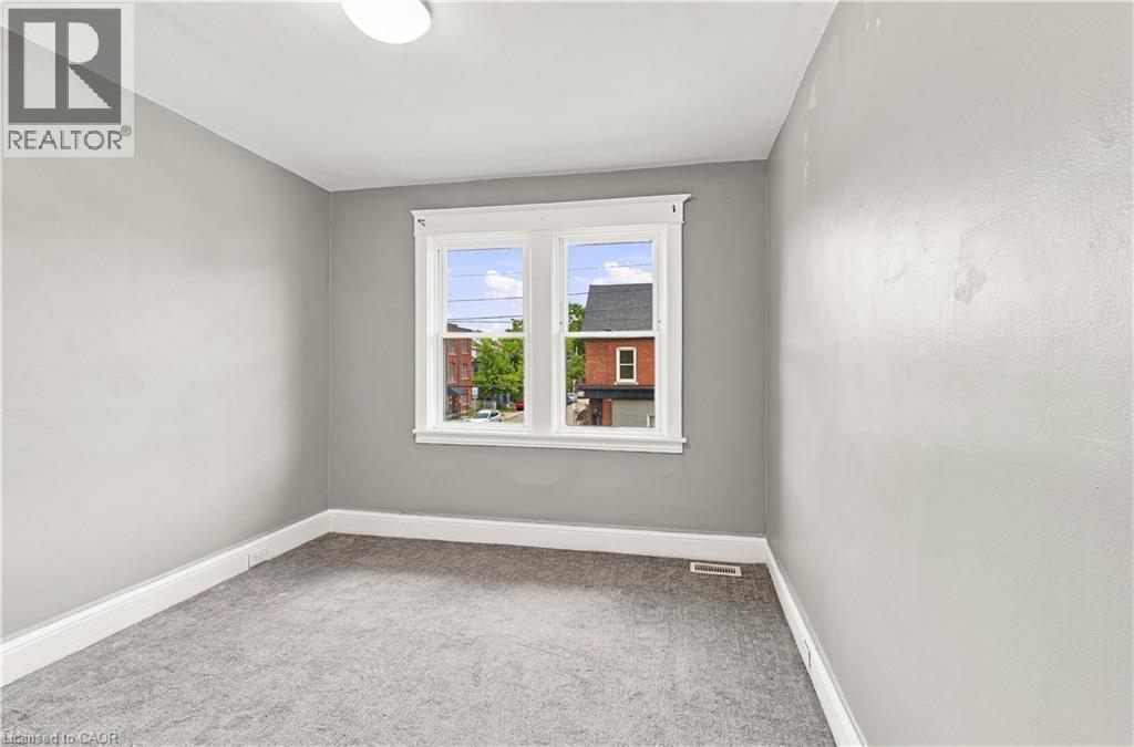 570 Cannon Street E Property Photo 25