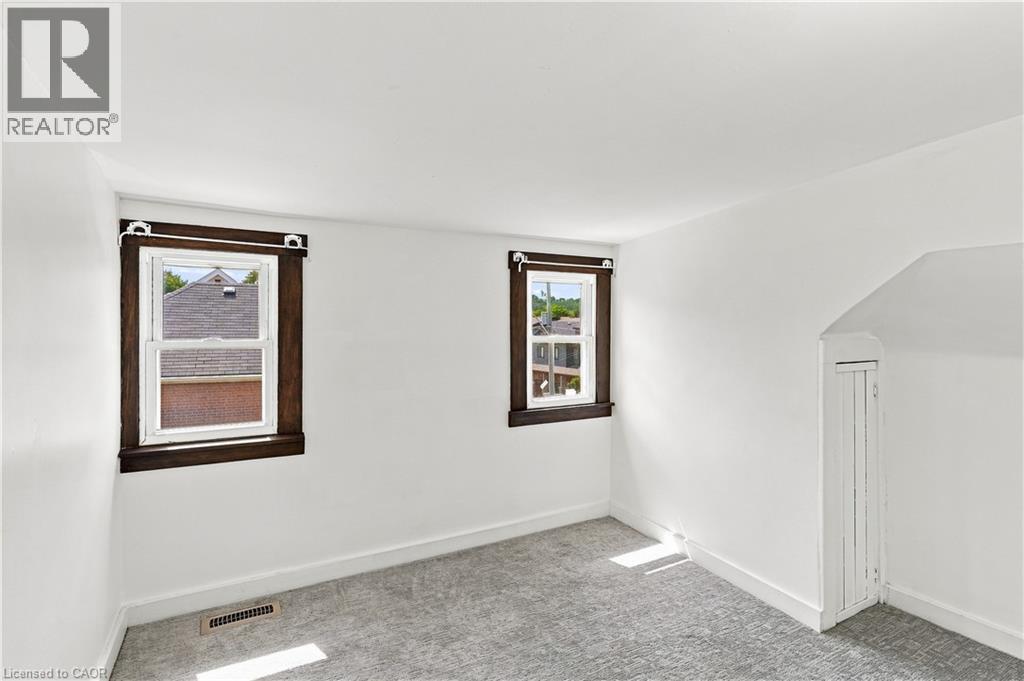 570 Cannon Street E Property Photo 31