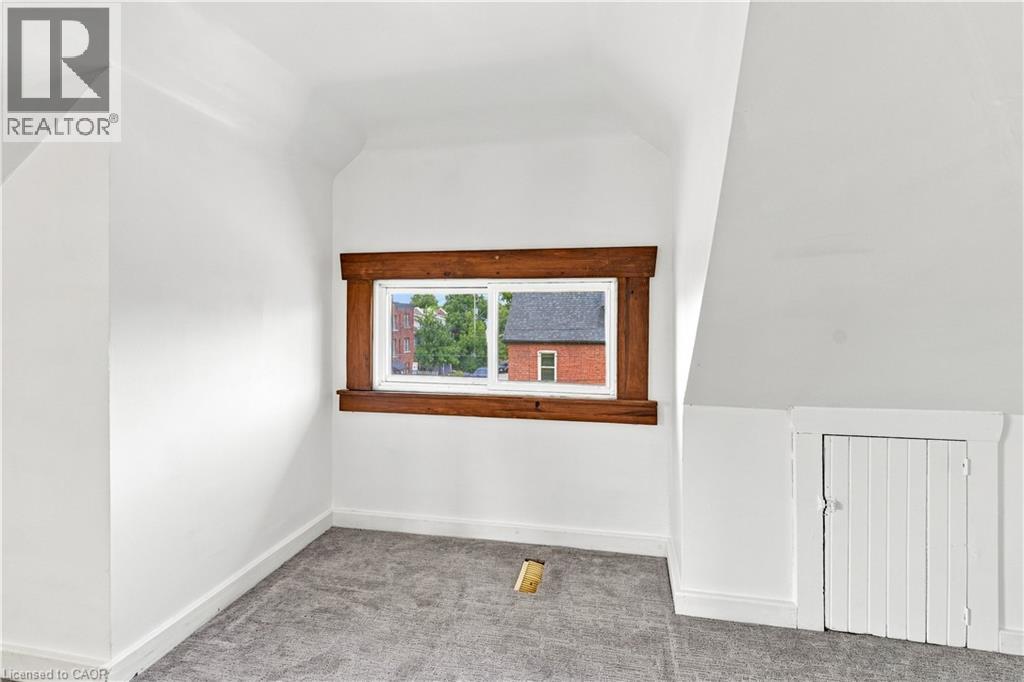 570 Cannon Street E Property Photo 33